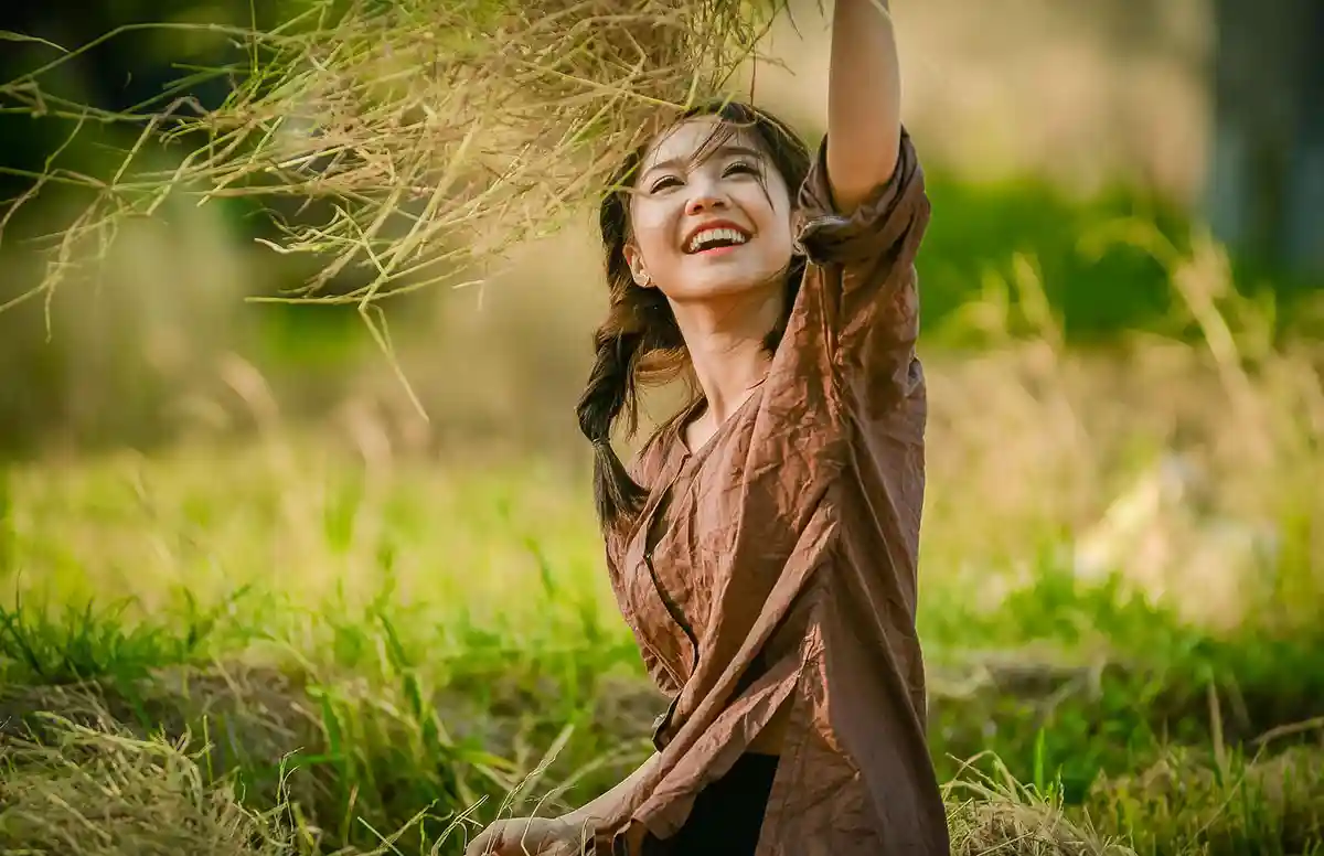 মিষ্টি হাসি নিয়ে ক্যাপশন, স্ট্যাটাস, উক্তি ও ছবি 2 মিষ্টি হাসি নিয়ে ক্যাপশন, স্ট্যাটাস, উক্তি ও ছবি